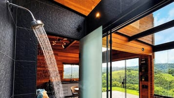 Cabin | Bathroom | Separate tub and shower, jetted tub, hair dryer, towels