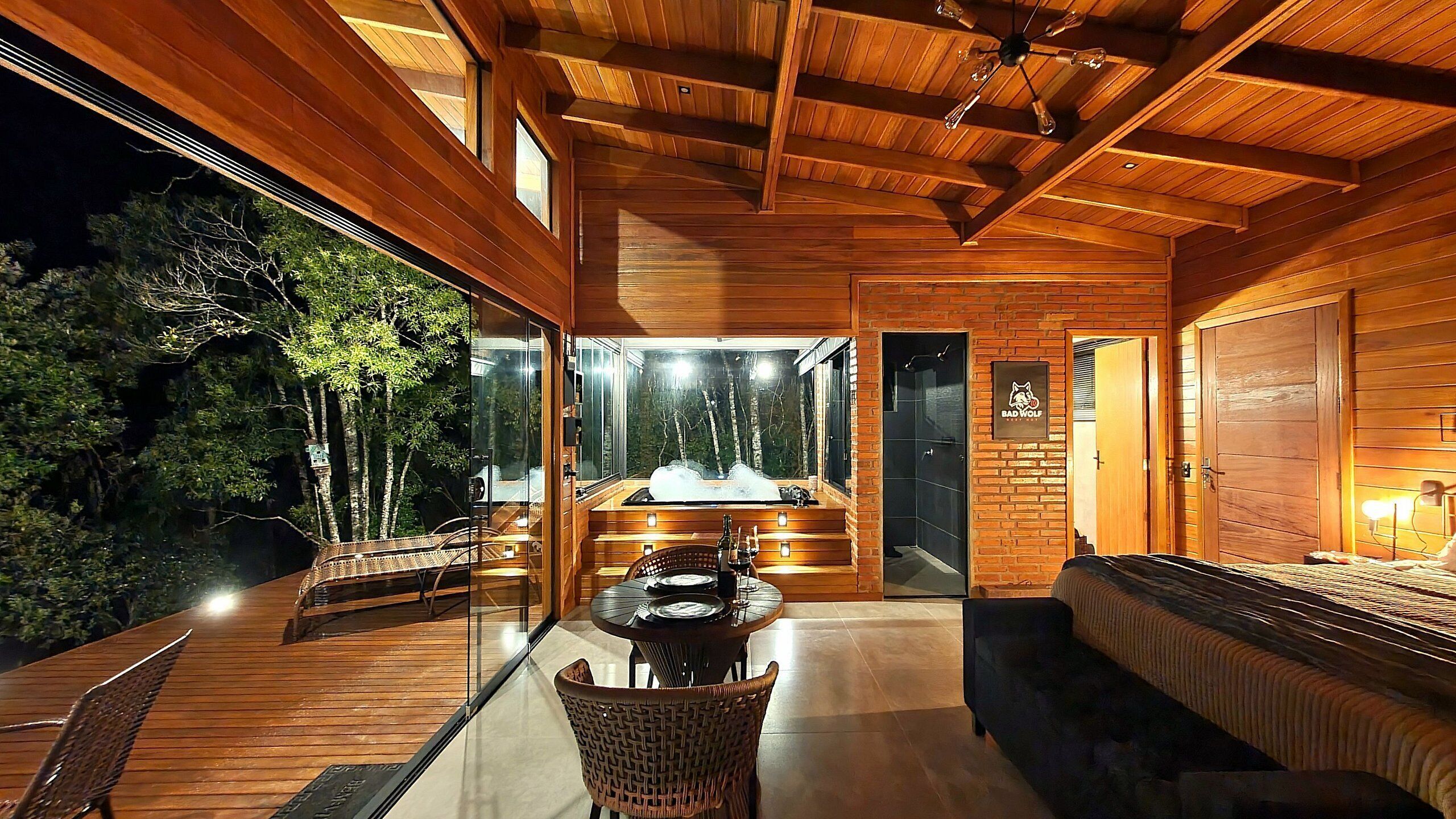 蜜月小屋, 按摩浴缸, 山景 | 高級寢具、免費無線上網、床單
