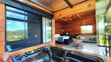 Honeymoon Cabin, Jetted Tub, Mountain View | Interior