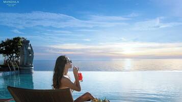13 outdoor pools