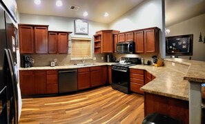 Micro-ondas, fogão, cooktop, lava-louças