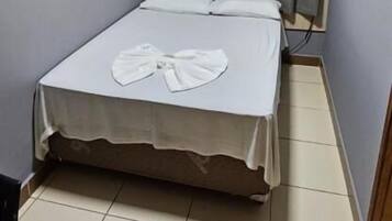 Espacio para trabajar con laptop y wifi gratis