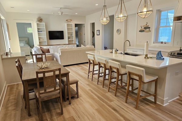 Seating in Kitchen area