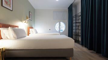 Appartement, patio (2 Bedrooms) | 2 chambres, fer et planche à repasser, draps fournis