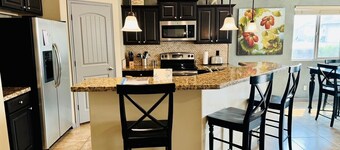 Prickly Pear Paradise by Mesquite Vacation Rentals with Entertainment Patio, Private Putting Green and $510 in complimentary daily activities!