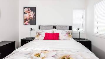 1 bedroom, iron/ironing board, travel cot, WiFi