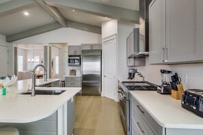 Fridge, microwave, oven, stovetop - Santa Rosa One -Gulf Views! Community Pool! Steps from the Beach! Elevator! (Santa Rosa Beach)