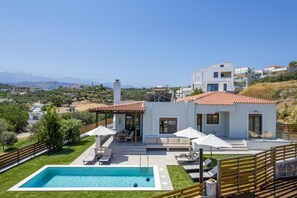 Vila, 4 quartos, sacada | Parte interna