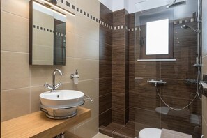 Villa, 4 Bedrooms, Balcony | Bathroom