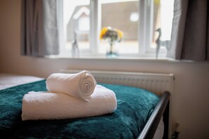 4 Schlafzimmer, Bügeleisen/Bügelbrett, WLAN, Bettwäsche