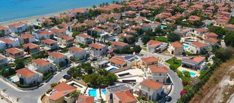 Seaside 3 Bedroom Villa - Private Pool