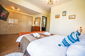 3 bedrooms, iron/ironing board, free WiFi, bed sheets