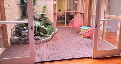 3 minutes walk to Train Station - Comfortable stay for 9