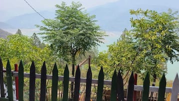 Luxury Cottage, Lake View | 1 bedroom, desk, free WiFi