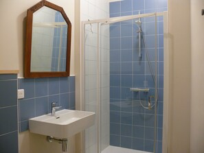 Doppelzimmer | Badezimmer