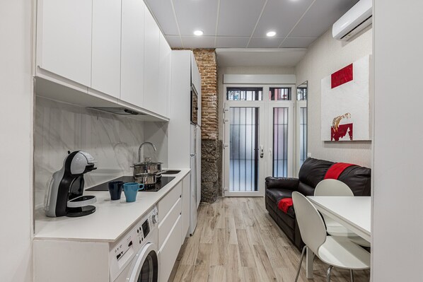 Fridge, microwave, coffee/tea maker, electric kettle