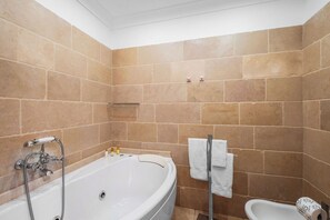 Studio Familial | Salle de bain | Chaussons