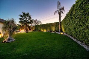 Property grounds - Mirage Oasis: Pool & Hot Tub [Free Spa Heating + Early Check-In] (Indio)