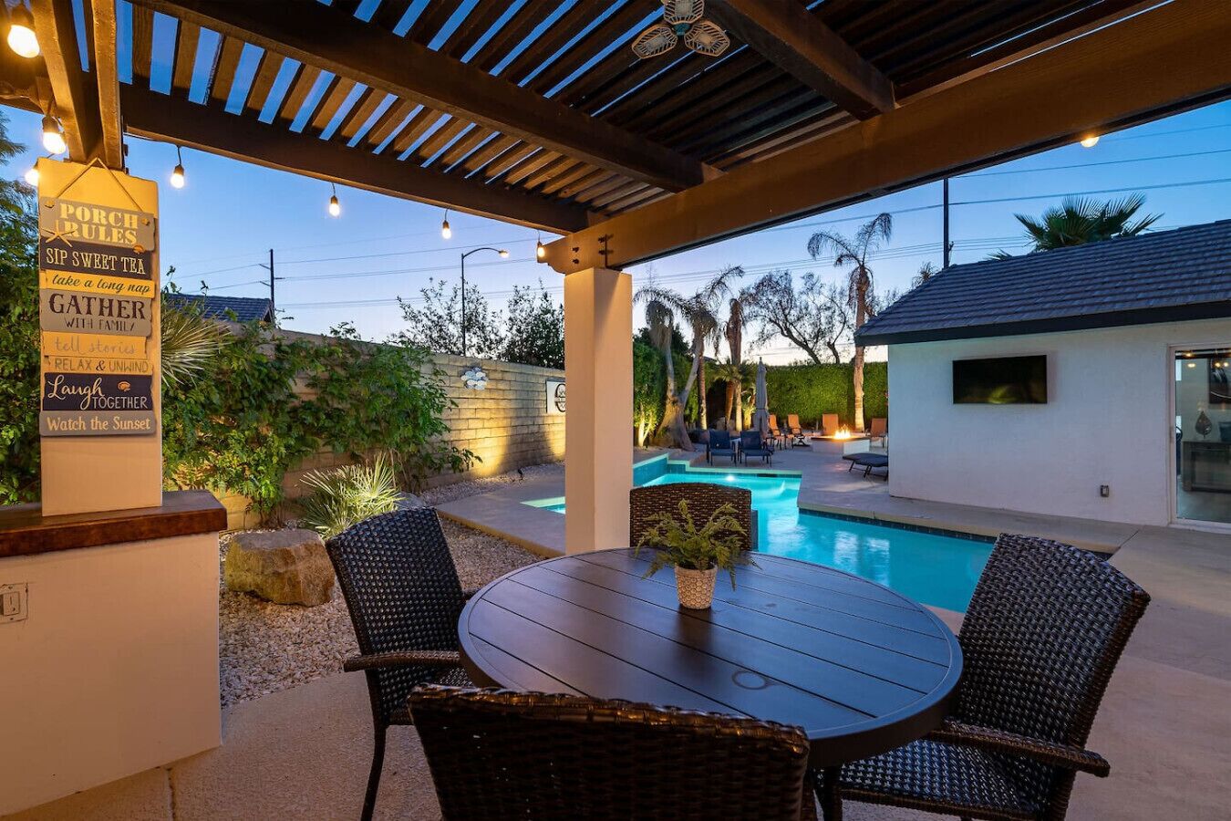 Lämmitetty uima-allas