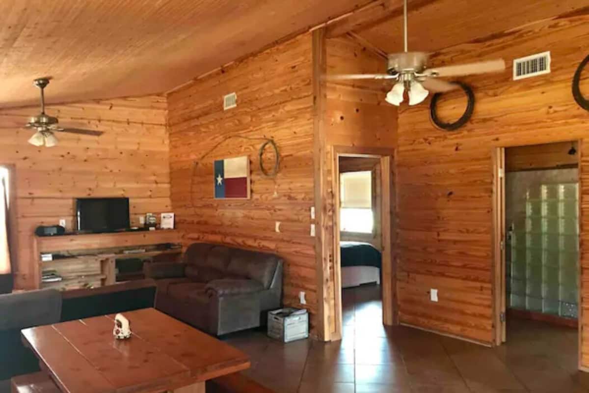 Cabaña, 2 habitaciones, cocina, vista a la montaña | Área de sala de estar