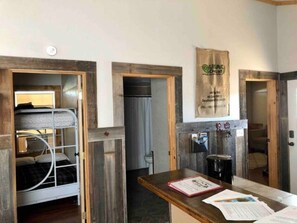 Living area - Cottonwood Creek Cabins - Entire Site (Alpine)