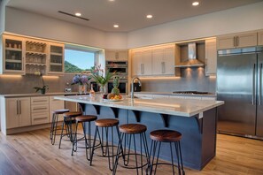 Fridge, microwave, oven, stovetop - Casa Colochos at Los Suenos Resort (Playa Herradura)