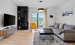 Tv, videospil, bordtennisbord