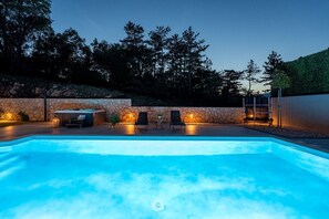 Beheizter Pool