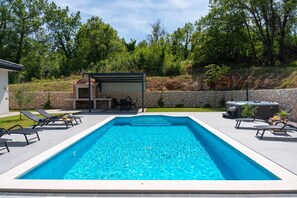 Beheizter Pool