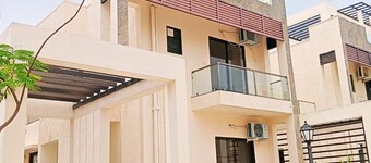 Charming 3-bedroom villa with Private Pool, AC, and WiFi near Mahabalipuram