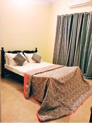 3 bedrooms, WiFi, bed sheets