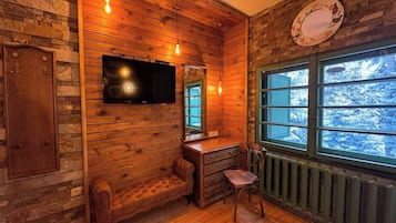 House, 5 Bedrooms, Fireplace, Mountain View | Interior