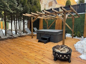 House, 5 Bedrooms, Fireplace, Mountain View | Terrace/patio