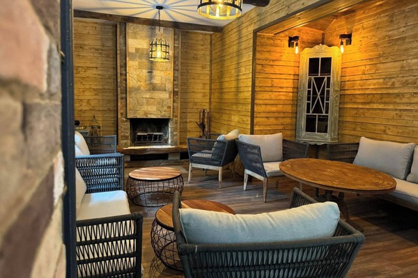 House, 5 Bedrooms, Fireplace, Mountain View | Interior