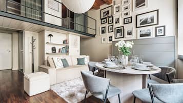 高級公寓, 城市景觀 | 起居區 | 平面電視