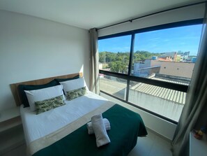 舒適開放式客房 | 筆電工作空間、免費無線上網