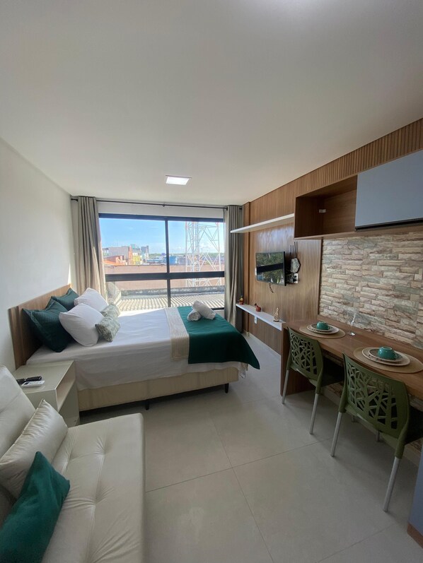 Comfort Studio | Laptop workspace, free WiFi