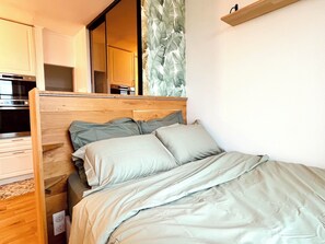 熨斗/熨衣板、免费 WiFi、床单