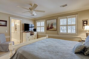 3 bedrooms, iron/ironing board, internet, bed sheets