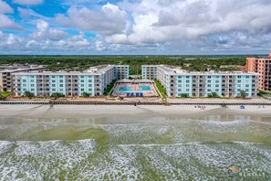 Beach nearby, beach towels - Upscale Dog Friendly and STEPS to the Beach! Spacious Modern Chic Condo! (New Smyrna Beach)