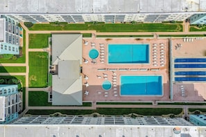 Pool - Upscale Dog Friendly and STEPS to the Beach! Spacious Modern Chic Condo! (New Smyrna Beach)