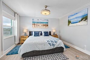 1 bedroom, iron/ironing board, free WiFi, bed sheets - Upscale Dog Friendly and STEPS to the Beach! Spacious Modern Chic Condo! (New Smyrna Beach)