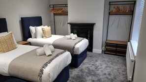 3 bedrooms, desk, soundproofing, iron/ironing board