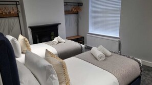 3 Schlafzimmer, Schreibtisch, schallisolierte Zimmer