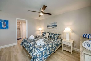 1 bedroom, iron/ironing board, free WiFi, bed sheets - Estero Beach & Tennis Club #101b - Beachfront (Fort Myers Beach)
