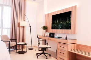 Perushuone | Tallelokero huoneessa, äänieristys, silitysrauta/-lauta, ilmainen Wi-Fi