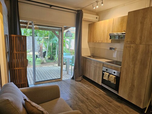 Ylang 3 sea and pool view
