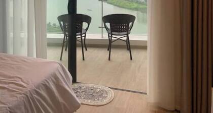 Luxury Studio with Lake View