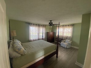 4 Schlafzimmer, Bügeleisen/Bügelbrett, WLAN, Bettwäsche