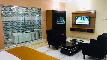 Chambre Deluxe, balcon, vue ville | Bureau, espace de travail pour ordinateur portable
